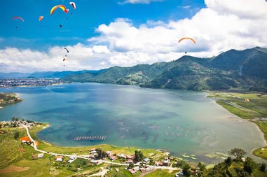 Nepal lago di Pokhara