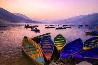 Nepal lago di Pokhara