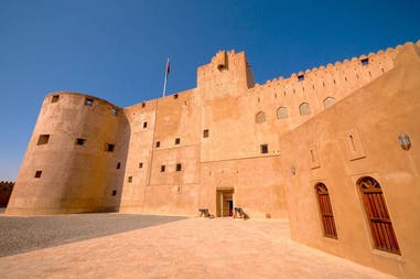 jabreen-castle-exterior