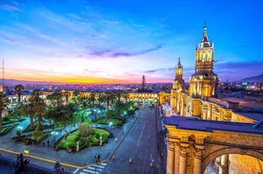 plaza-de-armas-arequipa-peru