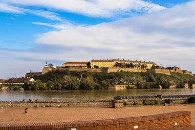 petrovaradin-novi-sad-city-danube-river-fortress-1147245