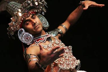 kandyan-dancer