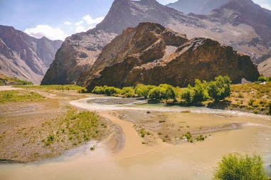 32-hiking-in-jisew-valley-tajikistan