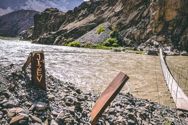 pamir-highway-jisew-trekking-tajikistan-1