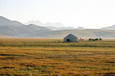 song-kol-travel-lake-kyrgyzstan