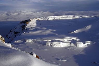 Neve sul monte Kilimangiaro in Tanzania
