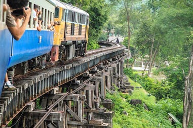 thailand-kwai-bridge-train