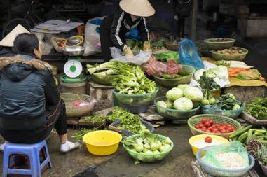 vietnam-vegetables-of-groceries-in-a-rural-market