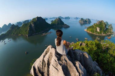 vietnam-halong-bay-traveler