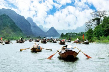 vietnam-tourist-boat