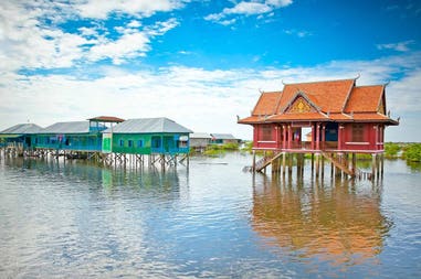 cambodia-tonle-sap-primary-school-and-police-station