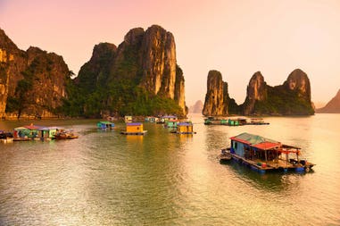 vietnam-halong-bay-houseboat