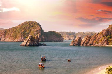 halong-bay-sunset-vietnam