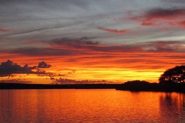 cjw-vic-falls-sunset-cruise-hero