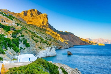 Grecia vacanza a vela Cicladi cabin charter Paros, Amorgos, Schinousa