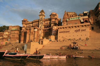 Body, Mind & Soul - Ghats to Golden Temple (All Inclusive Tour with domestic flight)