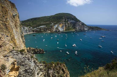 Crociera cabin charter del 2 giugno alle Pontine in barca a vela