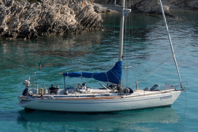 Grand Soleil 46 /  Penne Bianche at anchor