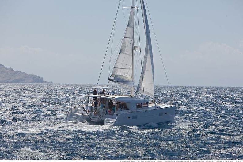 lagoon-400s2-45r2573