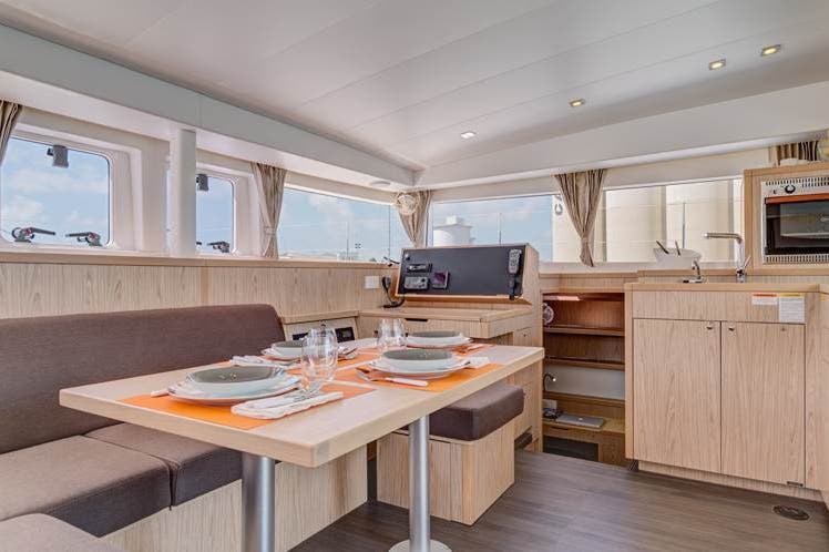 lagoon-400s2-interior-ncl8713