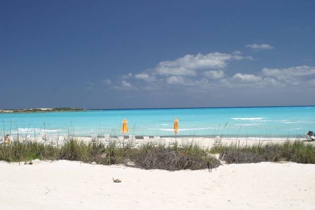 emerald-bay-great-exuma-bahamas-man-o-war-cay