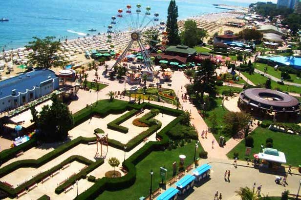 golden-sands-panorama