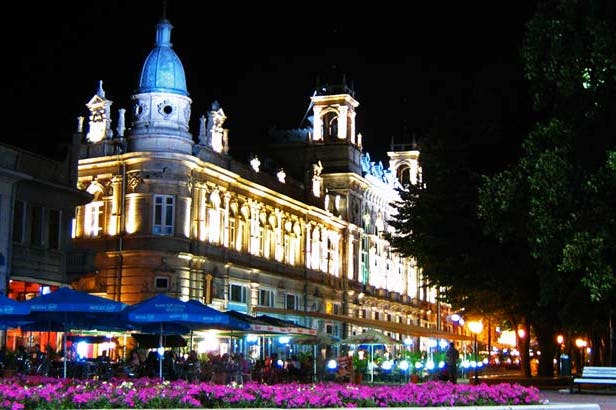 ruse-bulgaria-citta-notte