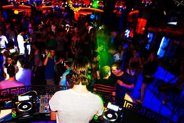 sunny-beach-discoteca-dj