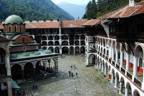 trigrad-paese-monastero