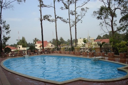 Outdoor swimming pool of the Hotel Stung Sangke in Battambang in Cambodia