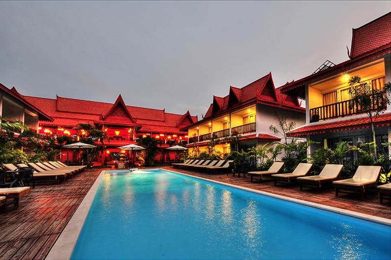 Vista dell'esterno del Preah Viehar Hotel in Cambogia