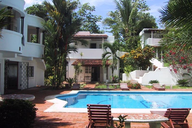 1359643646-4-casitas-eclipse