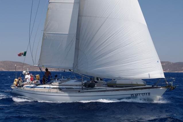 Grand Soleil Penne Bianche Navigatione Barca a bela Grand Soleil penne Bianche in naviagazione