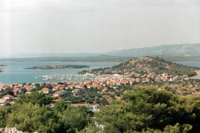 Vista della città di Morter in Croazia