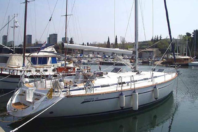 Bavaria49 Mooring at the port 