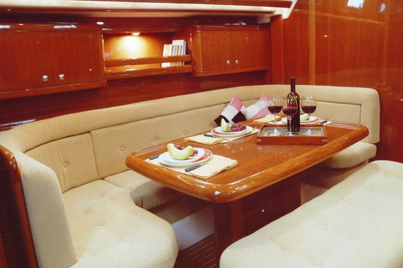 oceanstar-51-2-interior-01