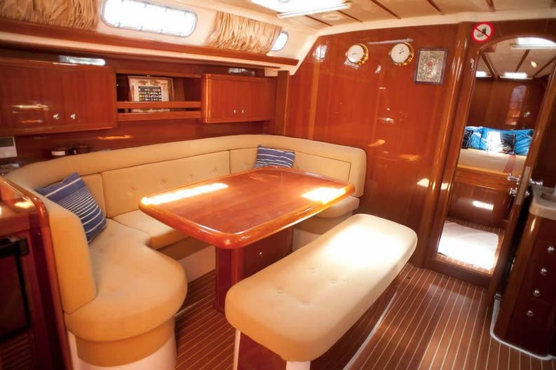 oceanstar-51-2-interior-02