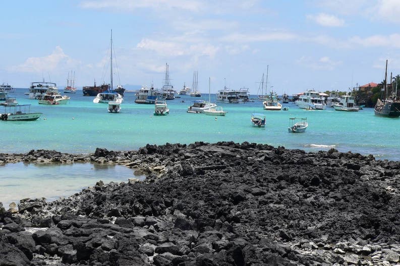 puerto-ayora-isla-santa-cruz-galapagos-ecuador