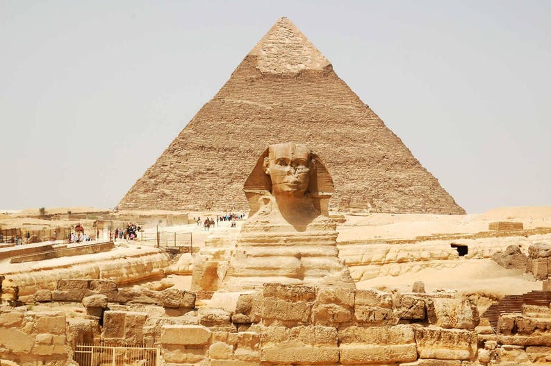 egypt-cairo-spynx-face-on-the-giza-pyramid-background