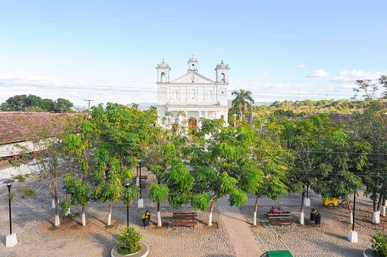 el-salvador-suchitoto-church