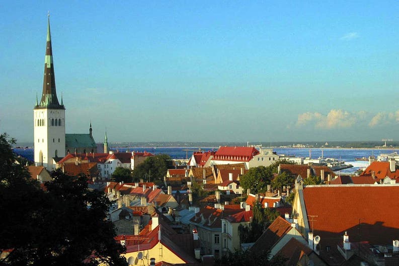 tallinn-old-town-sunset