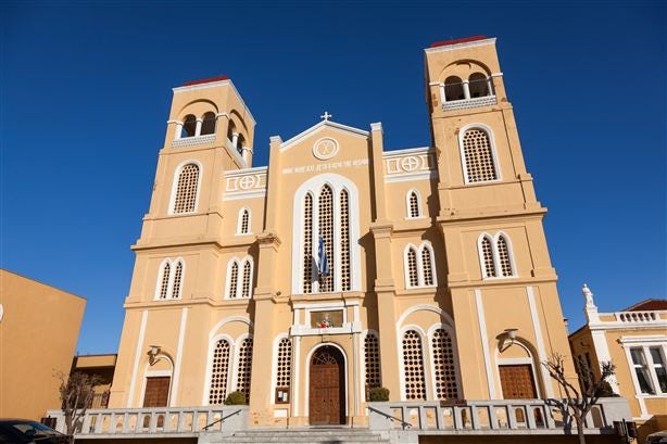 shutterstock-136281947-saint-nicholas-orthodox-metropolitan-church-in-alexandroupolis