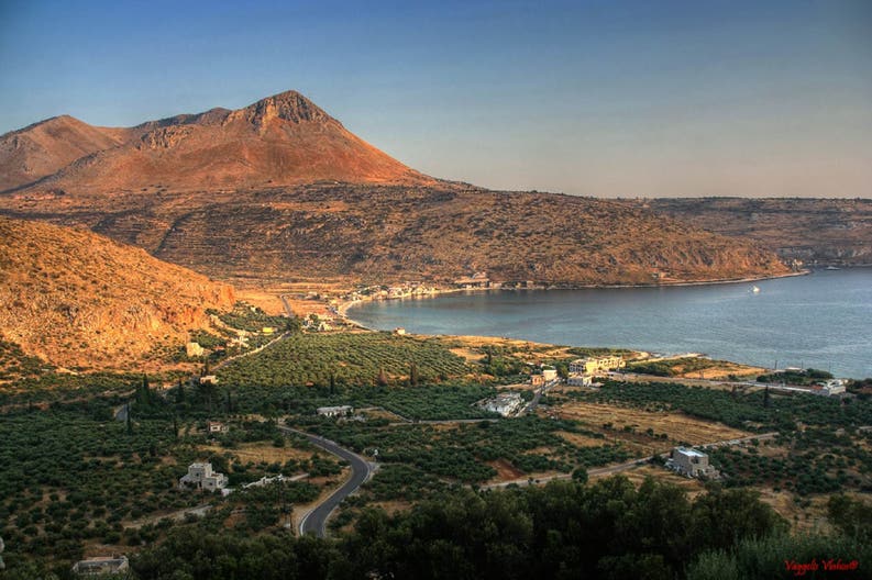 Vista dall'alto di Areopoli nella penisola di Mani in Grecia