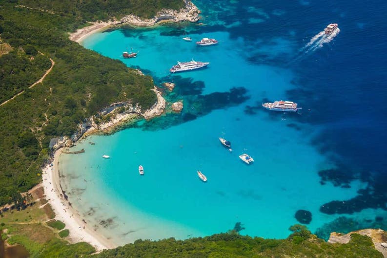 Grecia Paxos spiaggia Voutoumi Vista aerea della spiaggia di Voutoumi a Paxos in Grecia