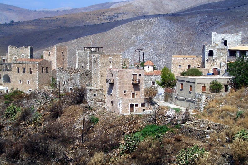 Vista della città di Maina in Grecia