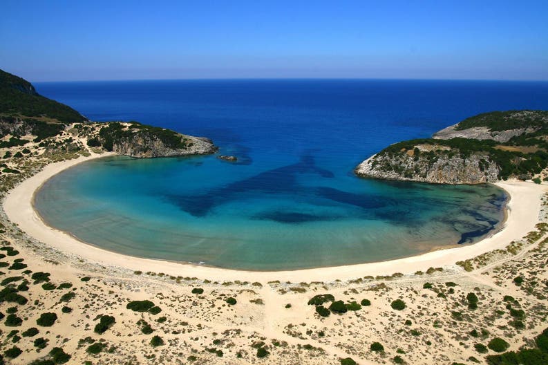 Un'insenatura nel mare greco nella regione di Messenia