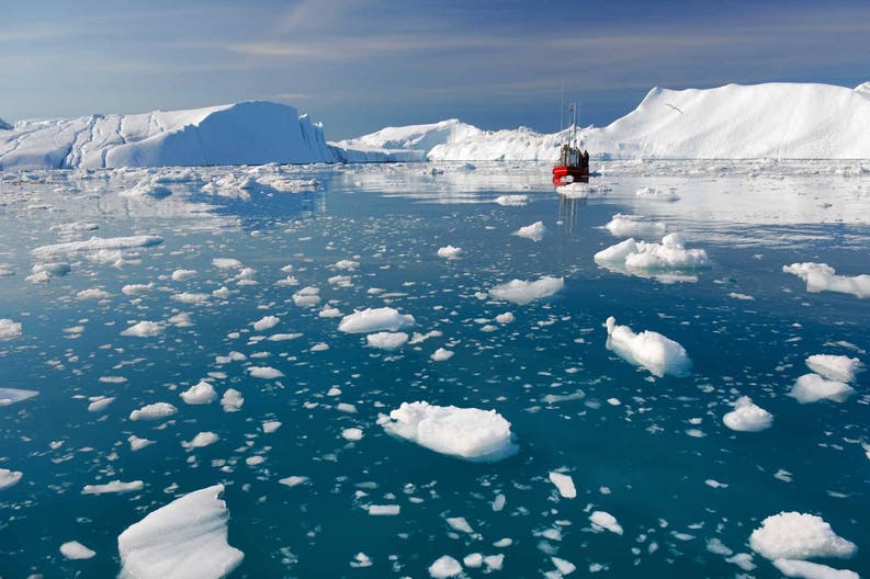 greenland-icebergs-in-disko-bay