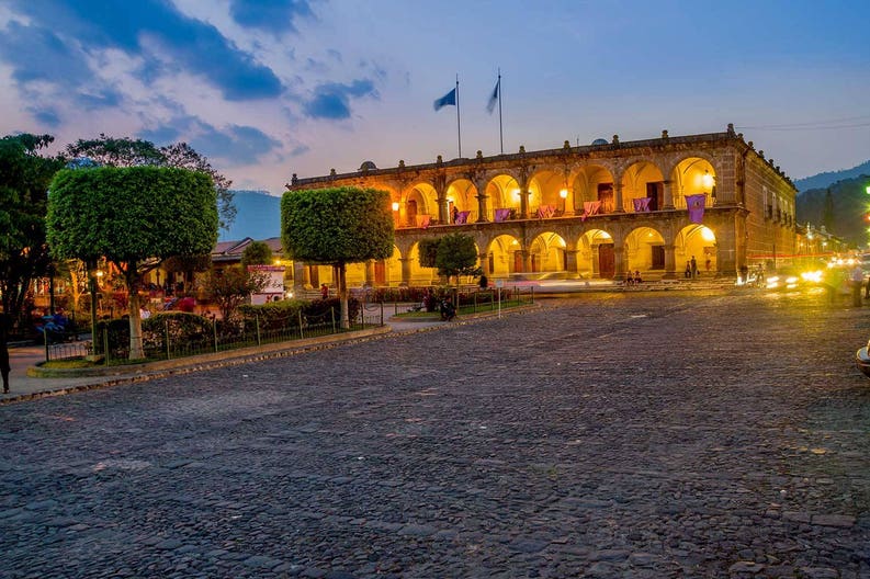 guatemala-antigua-main-square
