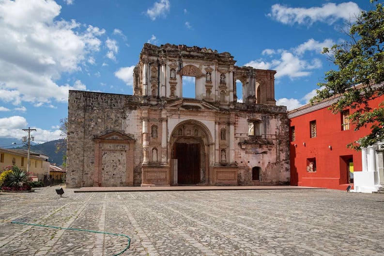 guatemala-antigua-ruins