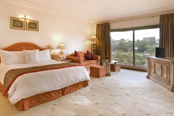 itc-mughal-agra-camera